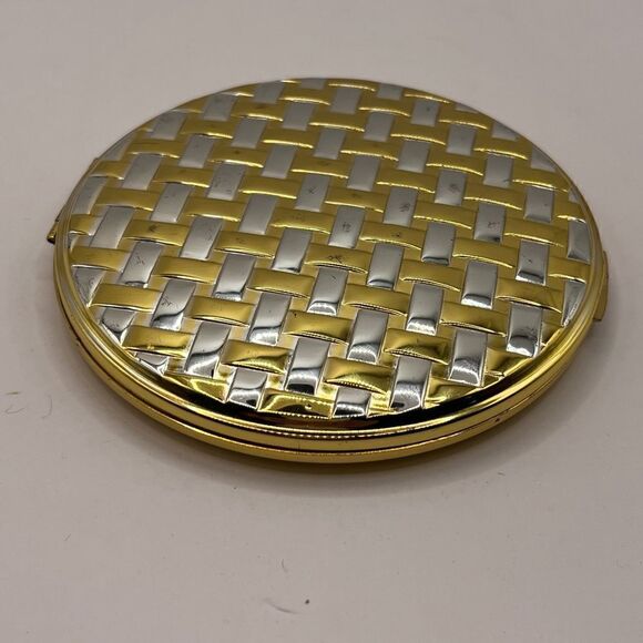 Estée Lauder large vintage powder compact. - Picture 1 of 7